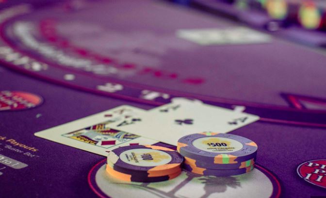 The Impact of Continuous Shuffling Machines on Card Counting